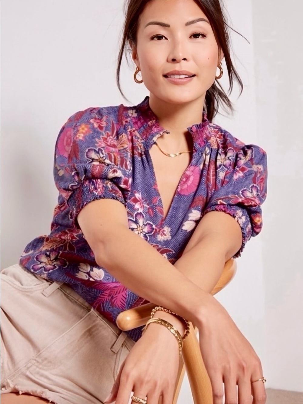 Evereve ‘Kam’ Boho Floral Puff Sleeve Keyhole Blouse in Navy Blue Size Small